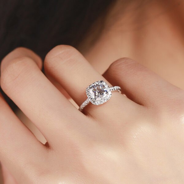 Bague de luxe en diamant rond et carré avec moissanite pour femme – Image 5