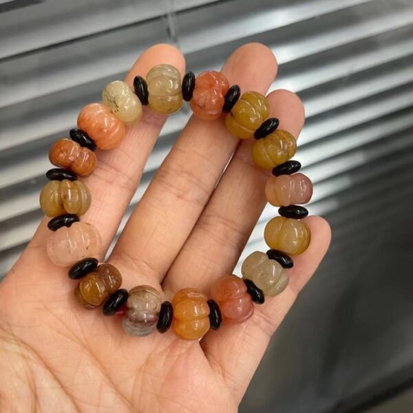 Bracelet en perles de jade et soie dorée à la mode – Image 4