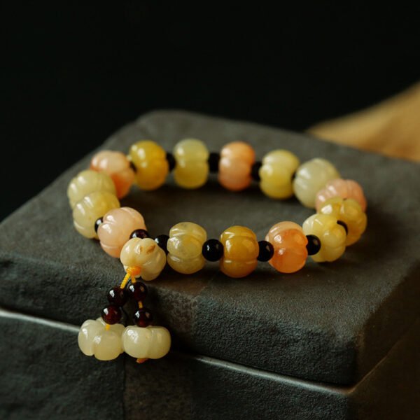 Bracelet en perles de jade et soie dorée à la mode – Image 9