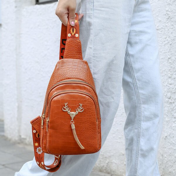 Sac bandoulière à pompon en forme de cerf pour femme, motif lettre brodée, tendance – Image 9