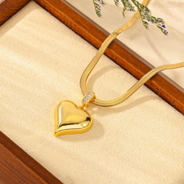 Chaîne en acier inoxydable avec pendentif en forme de cœur. – Image 5