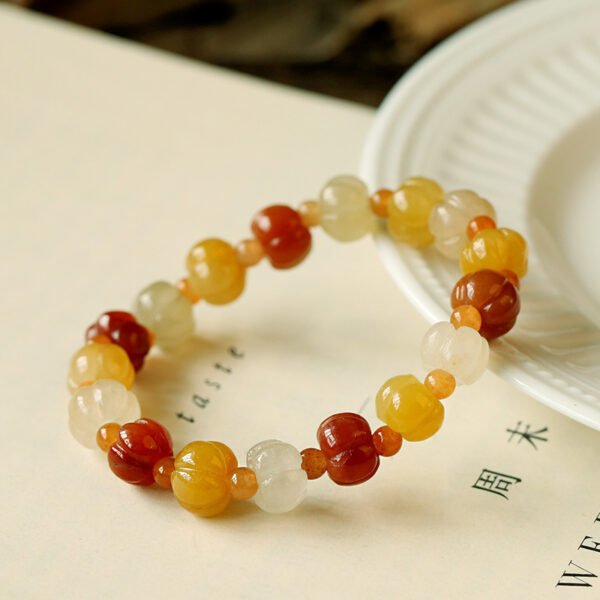 Bracelet en perles de jade et soie dorée à la mode – Image 10